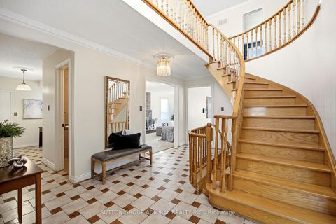 Photo 4 at 108 Benjamin Drive, East Woodbridge, Vaughan