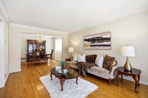 Photo 7 at 108 Benjamin Drive, East Woodbridge, Vaughan