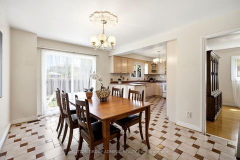 Photo 9 at 108 Benjamin Drive, East Woodbridge, Vaughan