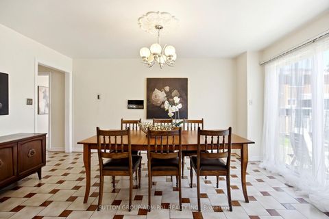 Photo 12 at 108 Benjamin Drive, East Woodbridge, Vaughan