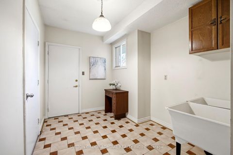 Photo 15 at 108 Benjamin Drive, East Woodbridge, Vaughan