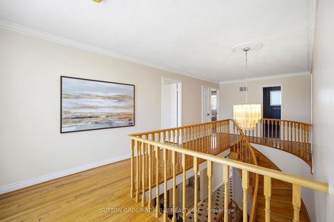 Photo 18 at 108 Benjamin Drive, East Woodbridge, Vaughan