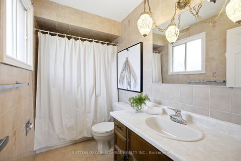Photo 20 at 108 Benjamin Drive, East Woodbridge, Vaughan