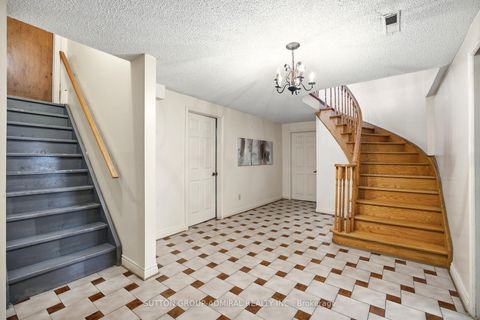 Photo 24 at 108 Benjamin Drive, East Woodbridge, Vaughan