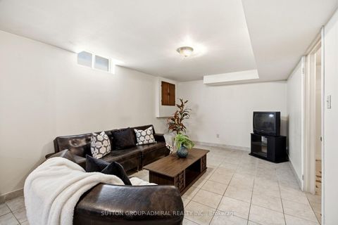 Photo 27 at 108 Benjamin Drive, East Woodbridge, Vaughan
