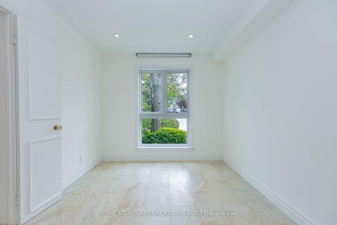 Photo 14 at 50 - 27 Proudbank Millway, Windfields, Toronto