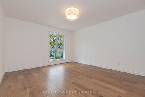 Photo 18 at 50 - 27 Proudbank Millway, Windfields, Toronto