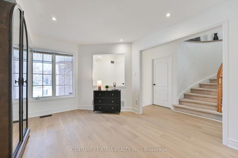 Photo 6 at 409 Heddle Crescent, Wyndham, Newmarket