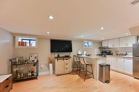 Photo 31 at 16 Eastwood Avenue, Cliffside, Toronto