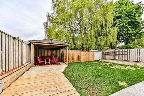 Photo 35 at 16 Eastwood Avenue, Cliffside, Toronto