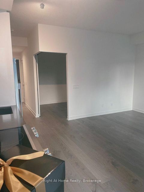 Photo 4 at 6 - 2606 25 Richmond Street E, Yonge Corridor, Toronto