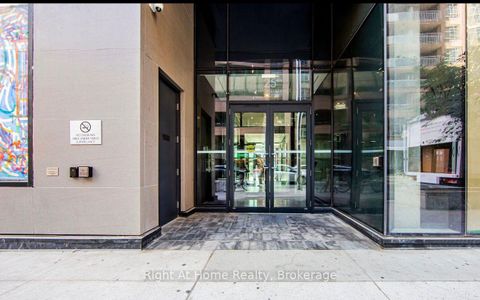 Photo 9 at 6 - 2606 25 Richmond Street E, Yonge Corridor, Toronto