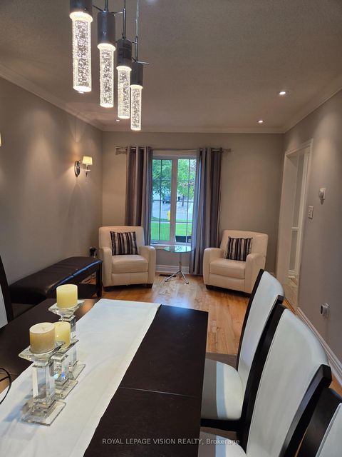 Photo 3 at 91 Princeton Gate, Maple, Vaughan