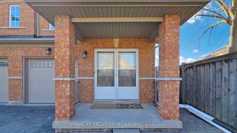 Photo 1 at 96 Echo Ridge Crescent, Sonoma Heights, Vaughan