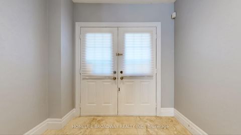 Photo 2 at 96 Echo Ridge Crescent, Sonoma Heights, Vaughan