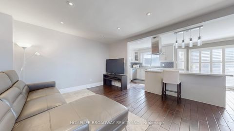 Photo 3 at 96 Echo Ridge Crescent, Sonoma Heights, Vaughan