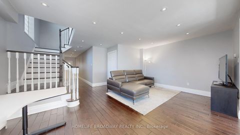Photo 4 at 96 Echo Ridge Crescent, Sonoma Heights, Vaughan