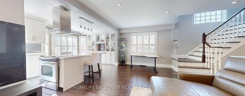 Photo 5 at 96 Echo Ridge Crescent, Sonoma Heights, Vaughan