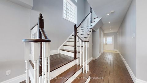 Photo 12 at 96 Echo Ridge Crescent, Sonoma Heights, Vaughan