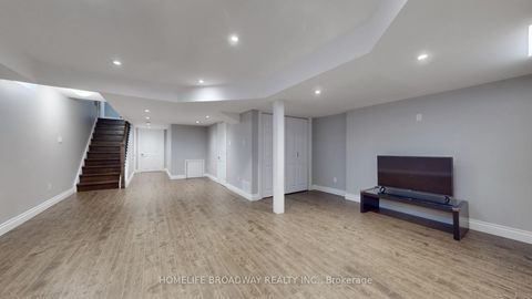 Photo 23 at 96 Echo Ridge Crescent, Sonoma Heights, Vaughan