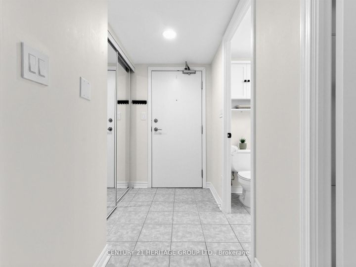 Photo 2 at 703 - 8 Rean Drive, Bayview Village, Toronto