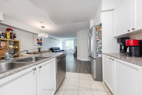 Photo 10 at 609 - 5940 Yonge Street, Newtonbrook West, Toronto