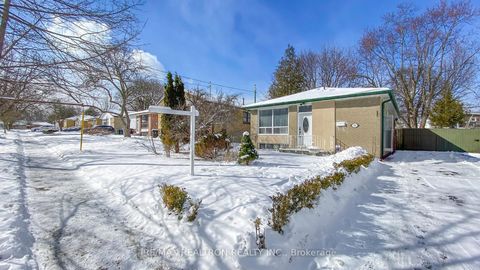Photo 4 at 132 Porchester Drive, Woburn, Toronto
