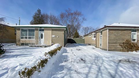 Photo 7 at 132 Porchester Drive, Woburn, Toronto