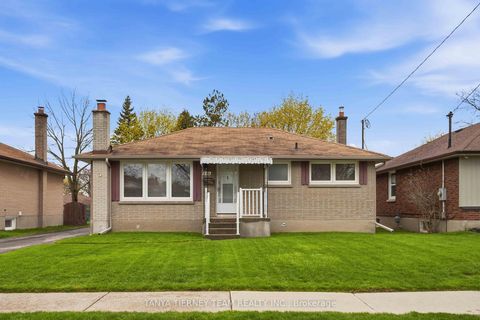 Photo 1 at 264 Baldwin Street, Donevan, Oshawa