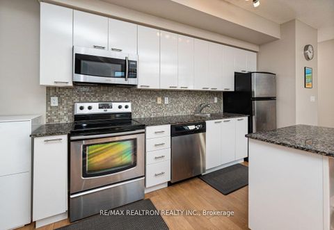 Photo 9 at 1008 - 15 Bruyeres Mews, Niagara, Toronto