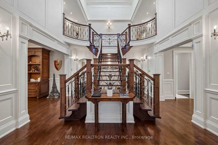 Photo 2 at 59 Hi Mount Drive, Bayview Village, Toronto