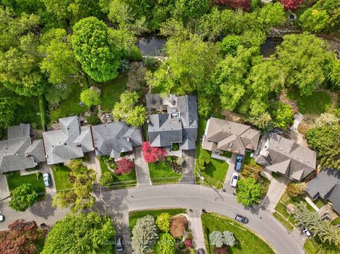 Photo 2 at 130 Thompson Avenue, Queensway, Toronto