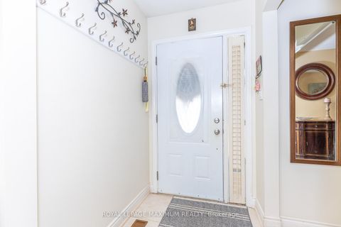 Photo 4 at 157 Misty Meadow Drive, East Woodbridge, Vaughan