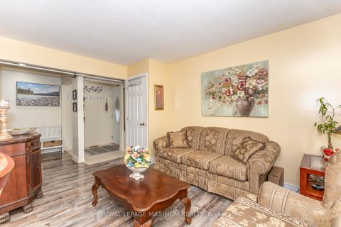 Photo 7 at 157 Misty Meadow Drive, East Woodbridge, Vaughan