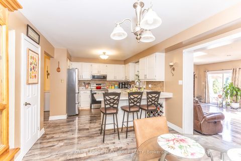 Photo 9 at 157 Misty Meadow Drive, East Woodbridge, Vaughan