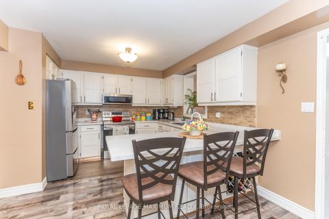 Photo 10 at 157 Misty Meadow Drive, East Woodbridge, Vaughan