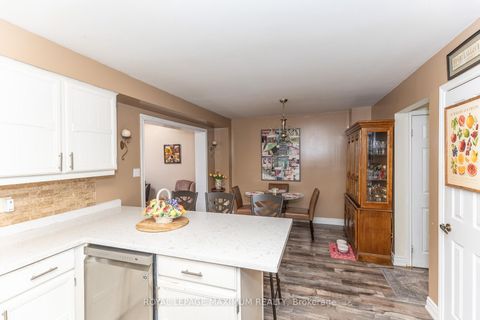 Photo 13 at 157 Misty Meadow Drive, East Woodbridge, Vaughan