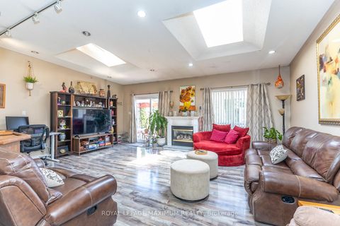 Photo 15 at 157 Misty Meadow Drive, East Woodbridge, Vaughan