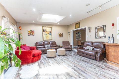 Photo 17 at 157 Misty Meadow Drive, East Woodbridge, Vaughan