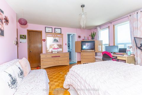 Photo 24 at 157 Misty Meadow Drive, East Woodbridge, Vaughan