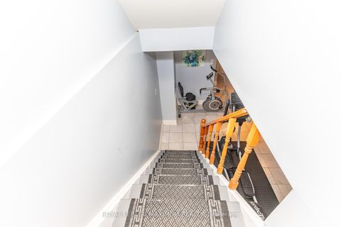 Photo 32 at 157 Misty Meadow Drive, East Woodbridge, Vaughan