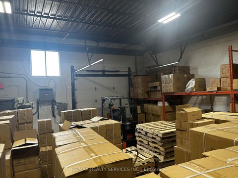 Photo 2 at B2 - 311 Bowes Road, Concord, Vaughan