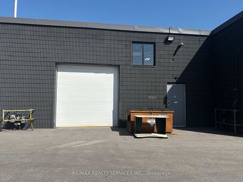 Photo 4 at B2 - 311 Bowes Road, Concord, Vaughan