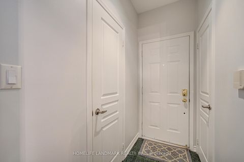 Photo 3 at 405 - 31 Avondale Avenue, Willowdale East, Toronto