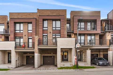 Photo 1 at 153 Blick Crescent, Bayview Northeast, Aurora