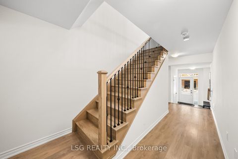 Photo 5 at 153 Blick Crescent, Bayview Northeast, Aurora