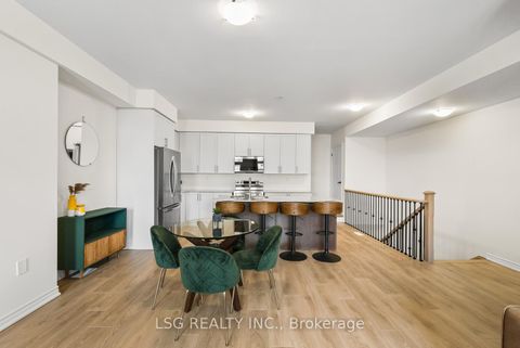 Photo 13 at 153 Blick Crescent, Bayview Northeast, Aurora