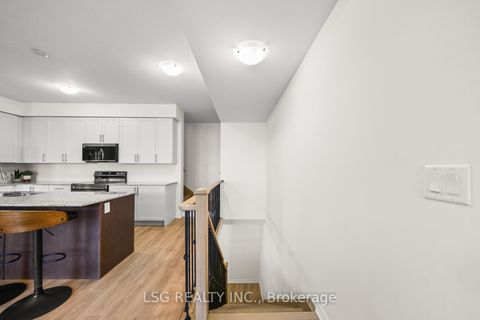Photo 22 at 153 Blick Crescent, Bayview Northeast, Aurora