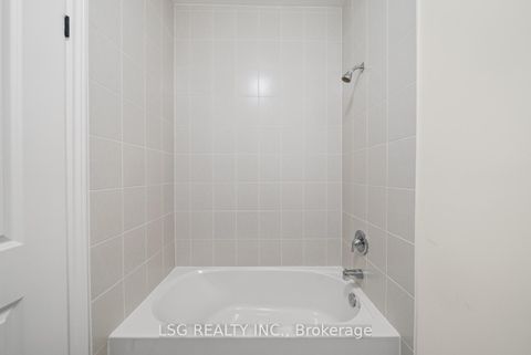 Photo 26 at 153 Blick Crescent, Bayview Northeast, Aurora