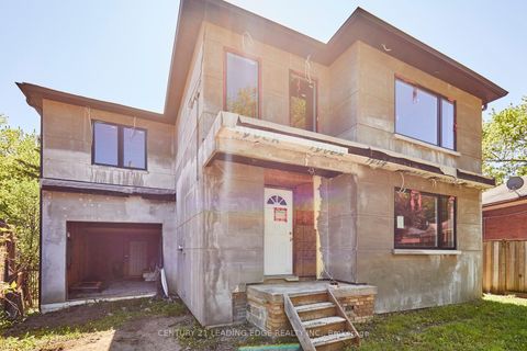 Photo 5 at 213 Phyllis Avenue, Cliffcrest, Toronto